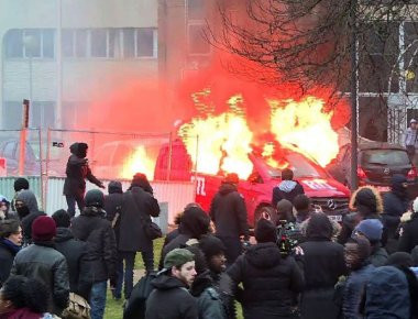 Παρίσι: Βίαια επεισόδια για τον βιασμό παράνομου μετανάστη από αστυνομικό (φωτό, βίντεο)